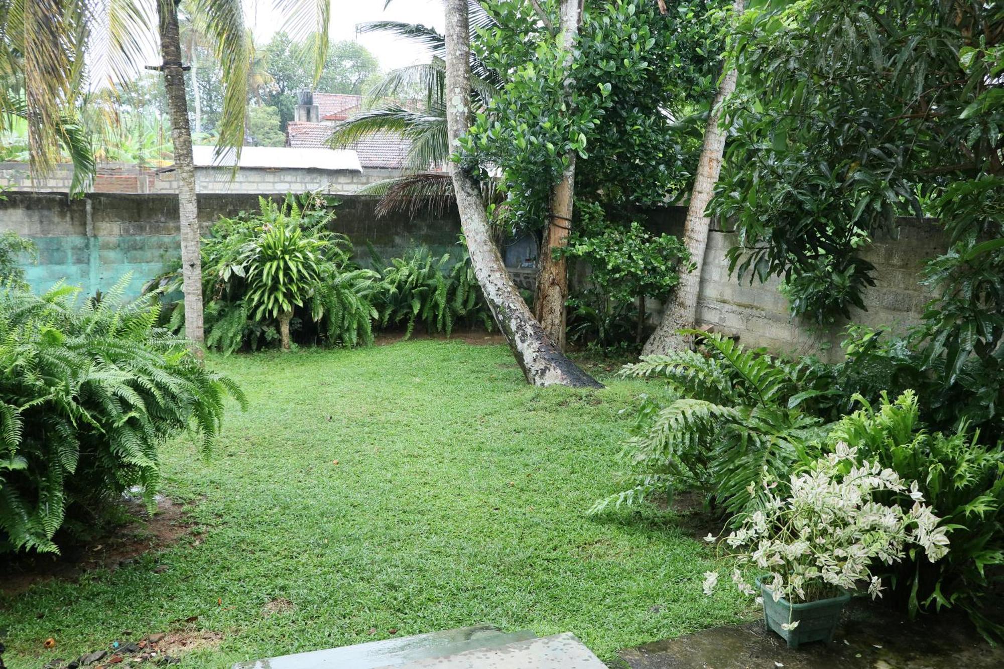 Sheru Guest Matara Exterior photo