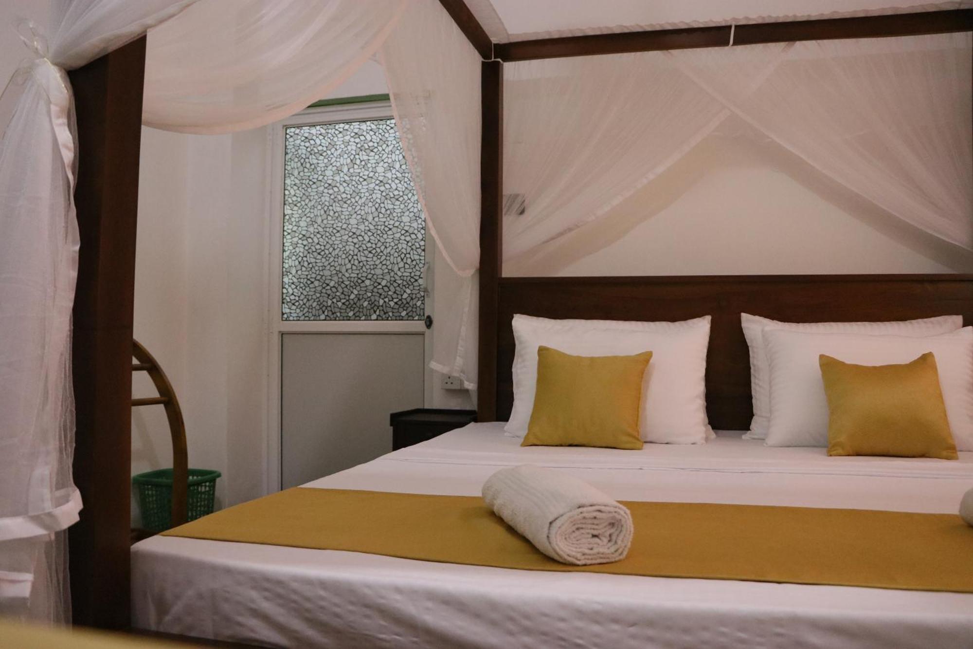Sheru Guest Matara Exterior photo